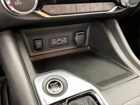 Used 2024 Nissan Sentra SV image 32