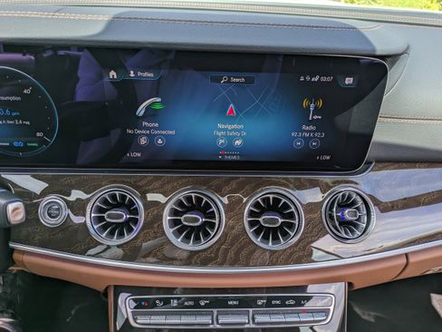 Used 2023 Mercedes-Benz E 450 Cabriolet image 17