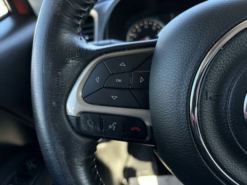 Used 2017 Jeep Renegade Latitude image 20