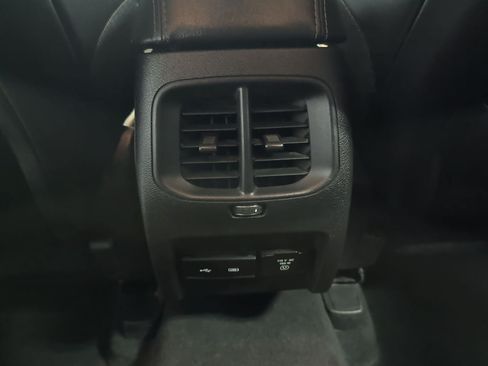Used 2019 Jeep Cherokee Limited AWD/4WD image 25