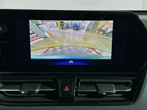 Used 2025 Chevrolet TrailBlazer RS w/ Convenience Package image 17