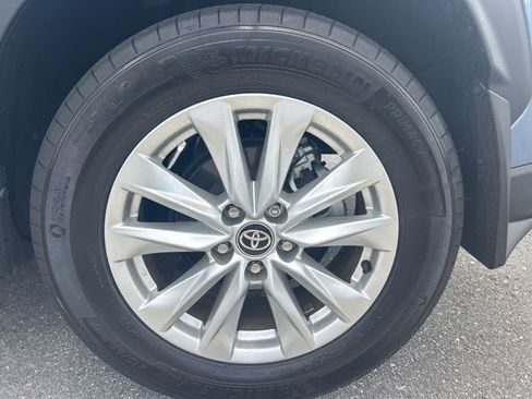 Used 2024 Toyota Corolla Cross LE FWD image 17