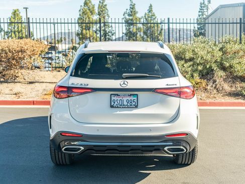 Used 2025 Mercedes-Benz GLC 300 4MATIC image 9