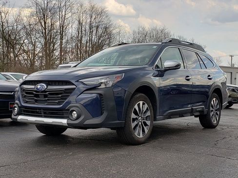 Used 2025 Subaru Outback Touring image 1