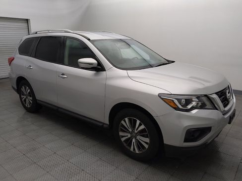Used 2019 Nissan Pathfinder SV FWD image 11