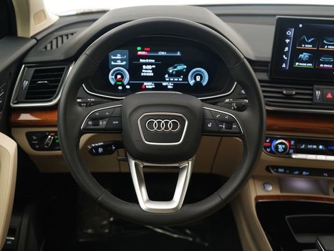 Used 2023 Audi Q5 e Premium Plus w/ Premium Plus Package image 9