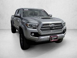 Used 2017 Toyota Tacoma TRD Sport w/ Premium & Technology Package video 3