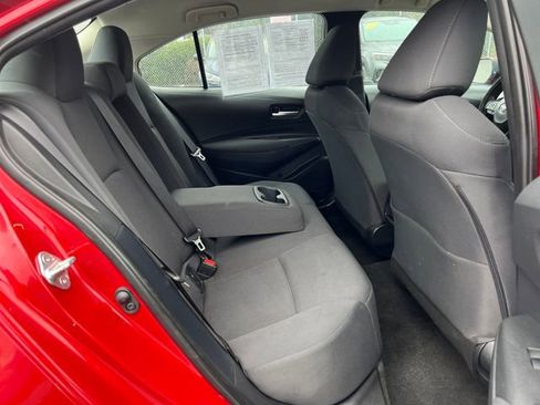 Used 2021 Toyota Corolla LE image 12