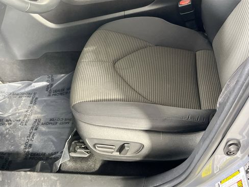 Used 2023 Toyota Highlander LE image 18