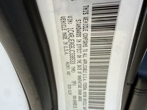 Used 2018 Jeep Grand Cherokee Altitude RWD image 34