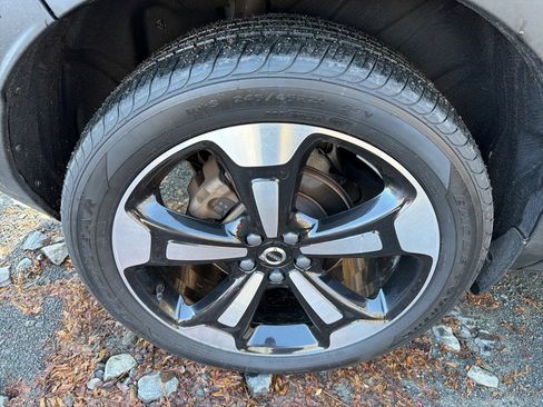 Used 2022 Volvo XC40 T5 Momentum w/ Premium Package image 7