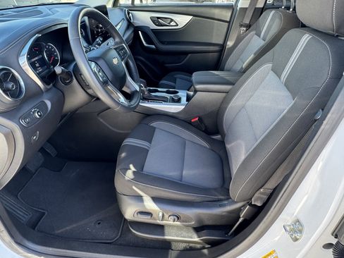 Used 2025 Chevrolet Blazer LT image 10