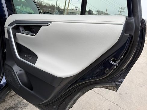 Used 2022 Toyota RAV4 Limited image 28