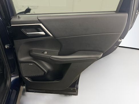 Used 2025 Mitsubishi Outlander SE AWD/4WD image 33
