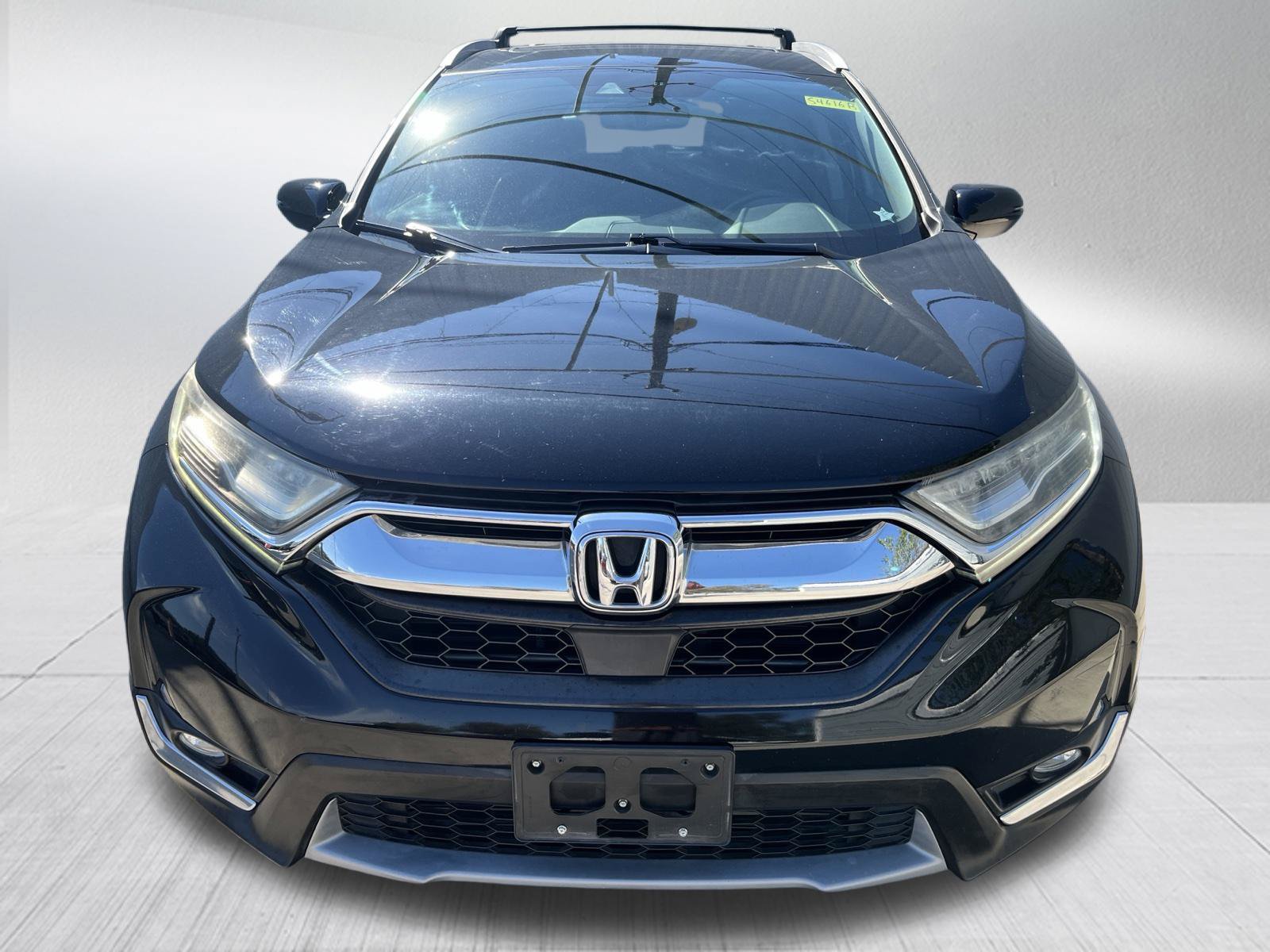 Used 2018 Honda CR-V Touring image 2