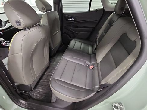 Used 2025 Chevrolet Trax ACTIV w/ Sunroof Package FWD image 31