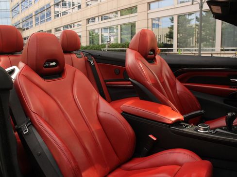 Used 2018 BMW M4 Convertible RWD image 24