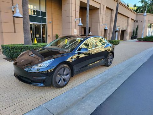 Used 2018 Tesla Model 3 Long Range RWD image 8