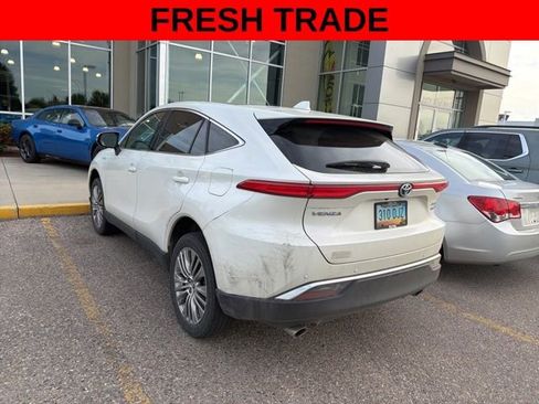 Used 2021 Toyota Venza Limited w/ Carpet Mat Package (TMS) AWD/4WD image 5