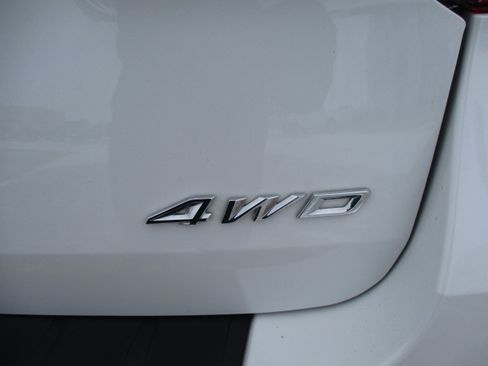 Used 2023 Ford Explorer XLT w/ Equipment Group 202A image 6