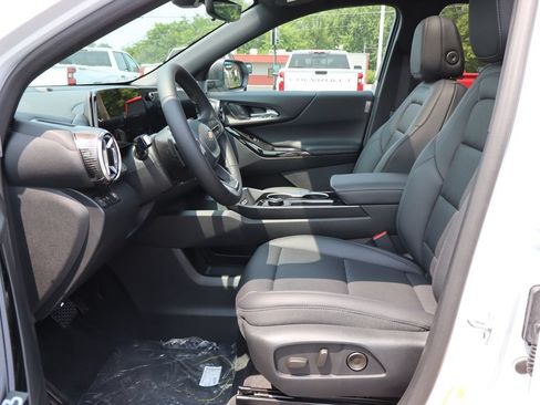 New 2027 Chevrolet Equinox LT w/ Convenience Package II FWD image 7