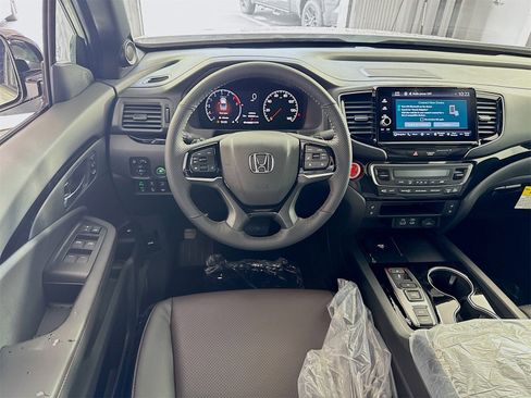 New 2025 Honda Ridgeline Black Edition image 13