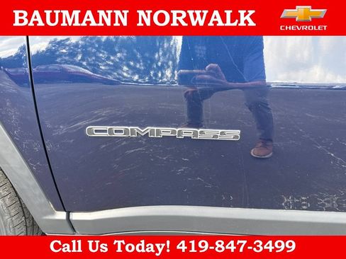 Used 2021 Jeep Compass Latitude w/ Convenience Group AWD/4WD image 18