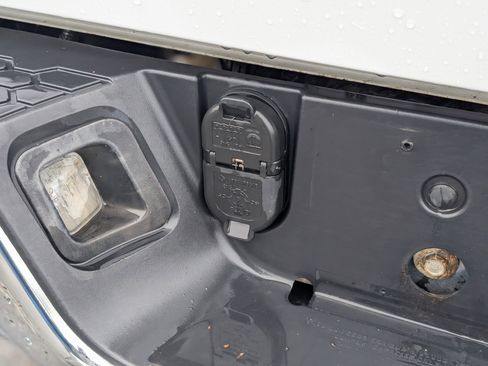 Used 2023 RAM 1500 Classic SLT w/ Protection Group image 39