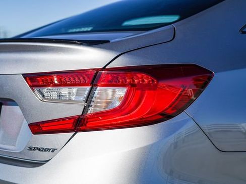 Used 2022 Honda Accord Sport image 11