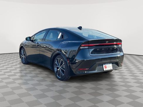 Used 2025 Toyota Prius XLE image 5