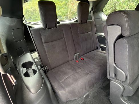Used 2013 Nissan Pathfinder SV AWD/4WD image 16