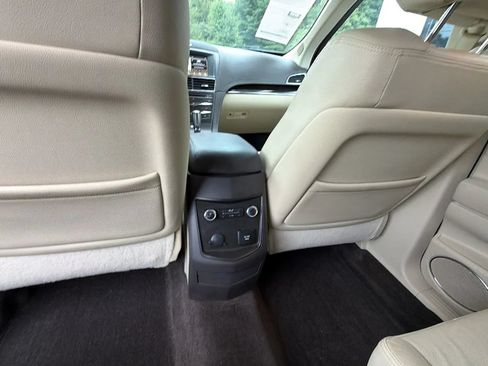 Used 2019 Lincoln MKT AWD image 49