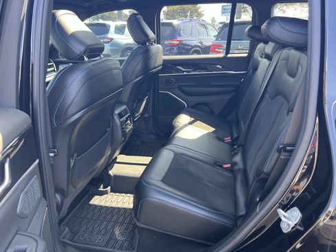 Used 2023 Jeep Grand Cherokee Trailhawk AWD/4WD image 22