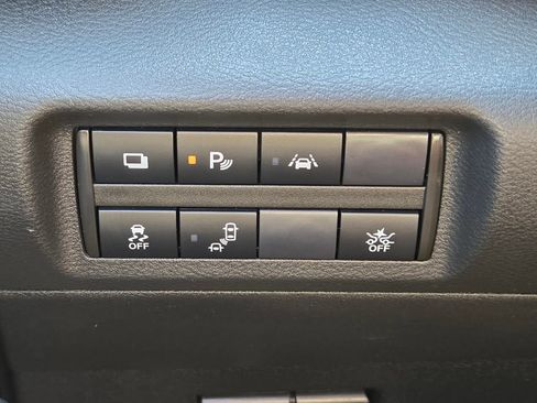 Used 2020 Nissan Kicks S FWD image 30