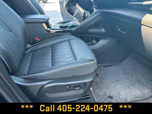 Used 2023 Buick Envision Avenir FWD image 24