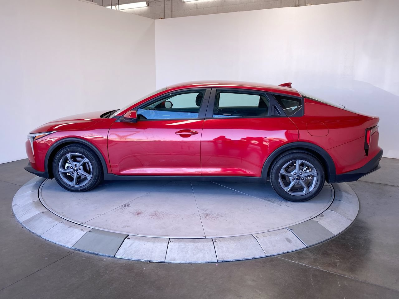 Certified 2025 Kia K4 FWD image 2