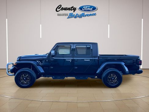 Used 2022 Jeep Gladiator Sport AWD/4WD image 3