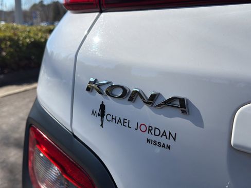 Used 2021 Hyundai Kona Limited image 14