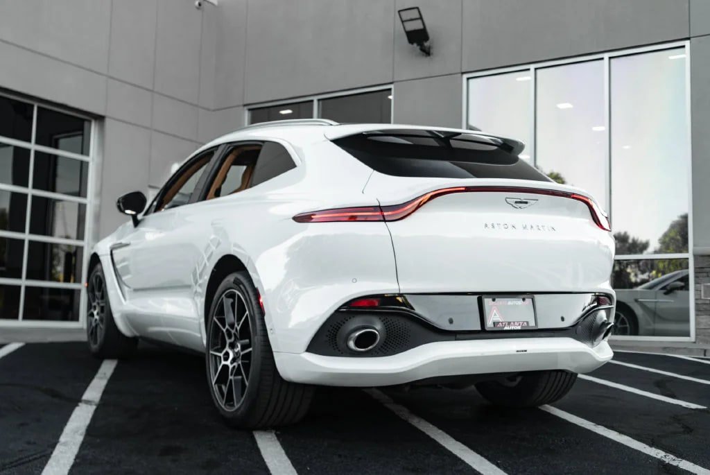 Used 2022 Aston Martin DBX AWD/4WD image 22