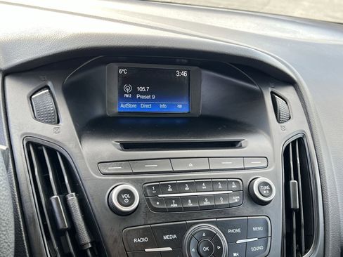 Used 2017 Ford Focus SE image 18