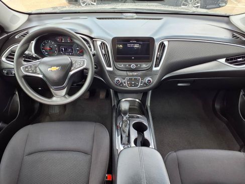 Used 2025 Chevrolet Malibu LT FWD image 5
