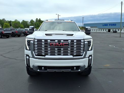 Used 2024 GMC Sierra 3500 Denali AWD/4WD image 8