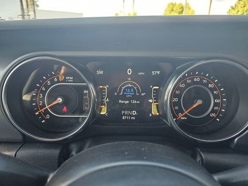 Used 2023 Jeep Gladiator Sport AWD/4WD image 10