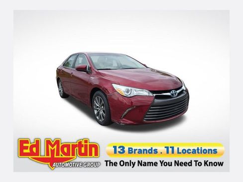 Used 2015 Toyota Camry XLE w/ Moonroof Package FWD image 1
