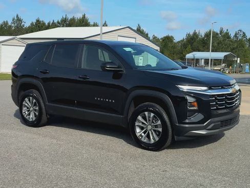 Used 2026 Chevrolet Equinox LT FWD image 2