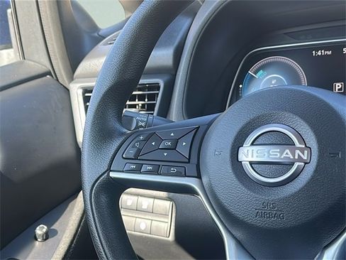 Used 2024 Nissan Leaf S image 32
