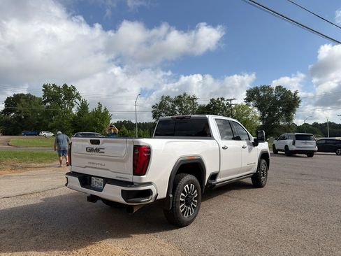 Used 2024 GMC Sierra 2500 Denali Ultimate w/ Max Trailering Package AWD/4WD image 5