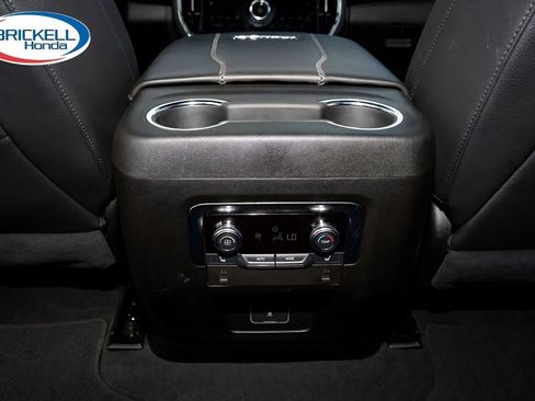 Used 2025 GMC Yukon Denali AWD/4WD image 20