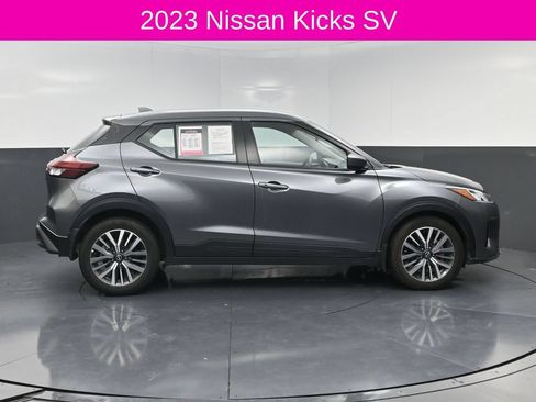 Used 2023 Nissan Kicks SV FWD image 4