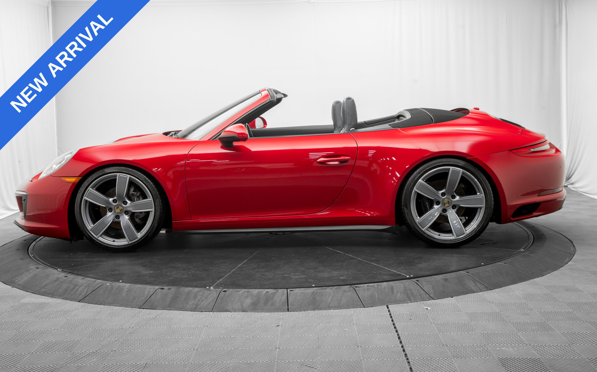 Used 2017 Porsche 911 Carrera 4 AWD/4WD image 4